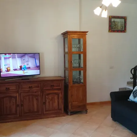 Isabel Villa *